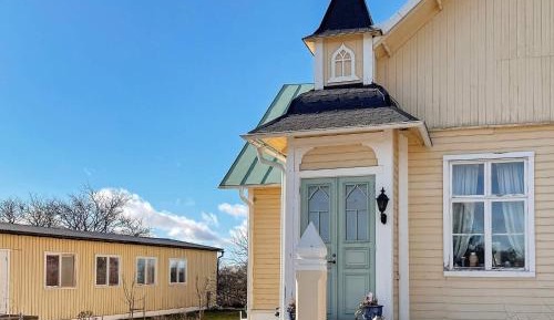 Three-Bedroom Vacation Home 