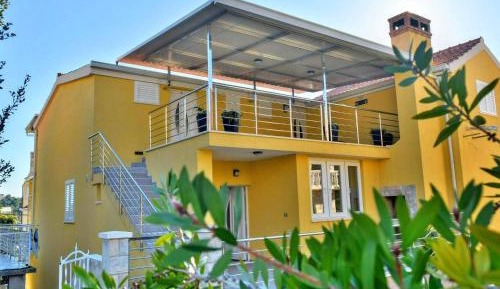 Deluxe One Bedroom Apartment with Balcony and Sea View