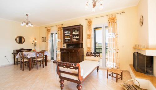 Three-Bedroom Holiday Home 