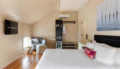 Standard King Room