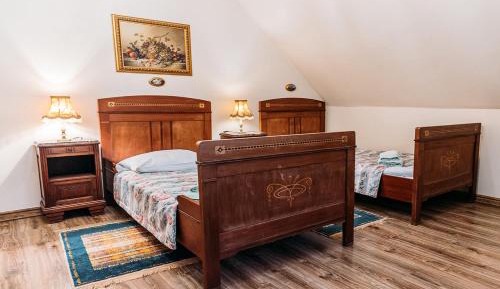 Twin Room with Private Bathroom