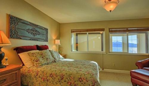 Three-Bedroom Townhouse