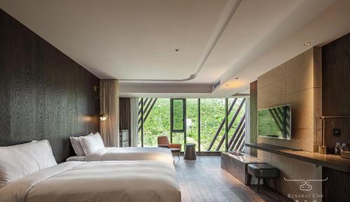 Twin Room with Mountain View