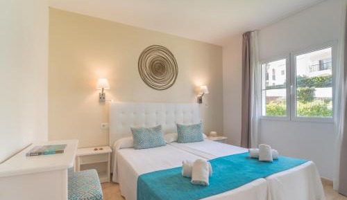 Villa with Private Pool (6 Adults + 2 Children)