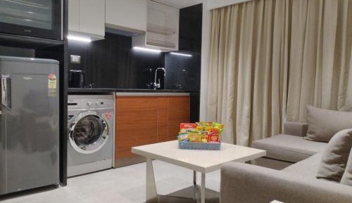 Studio room with Jacuzzi, Fruit Basket, and 15% off on Food and Soft Beverages