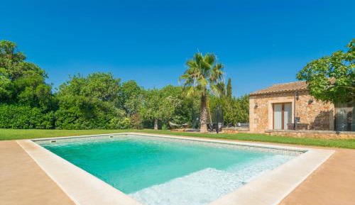 Six-Bedroom Villa 