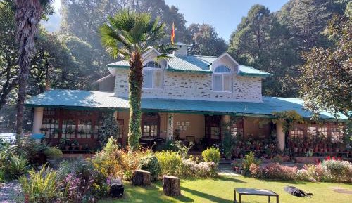 Deluxe Bungalow with Garden View