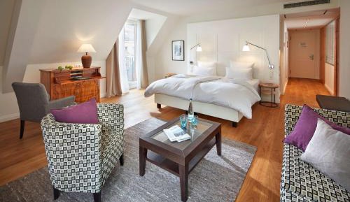 Junior Suite with Garden View