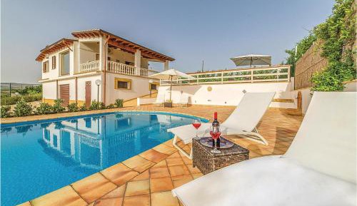 Three-Bedroom Holiday Home 