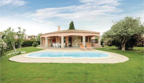 Three-Bedroom Holiday Home 