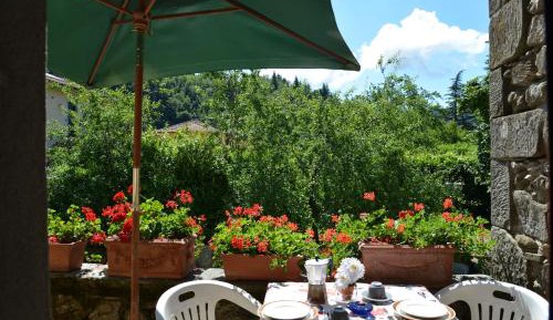 One-Bedroom Apartment with Pool View