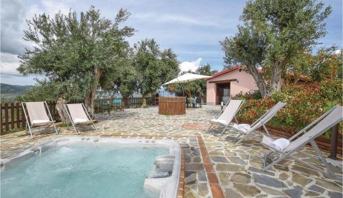 Three-Bedroom Holiday Home 