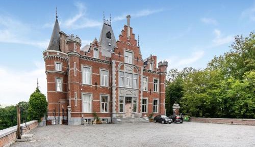 Six-Bedroom Holiday Home