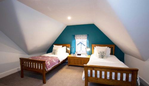 Twin Room with Private Bathroom
