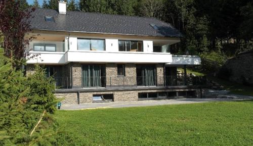 Five-Bedroom Holiday Home