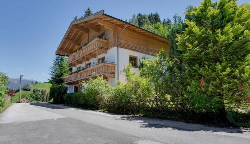 Eight-Bedroom Holiday Home