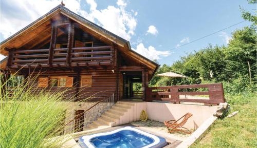 Three-Bedroom Holiday Home 