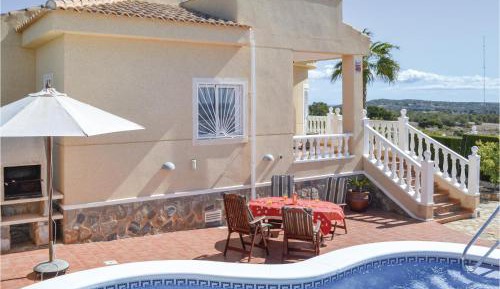 Three-Bedroom Holiday Home 
