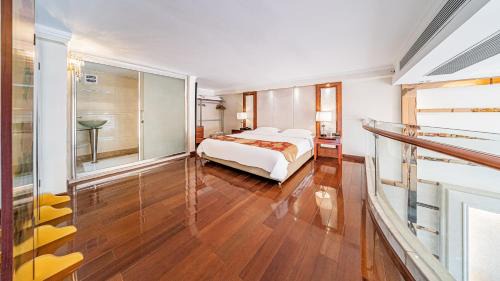 Duplex Three-Bedroom Apartment (three bedroom and two toilets)
