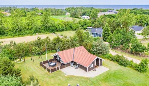 Three-Bedroom Holiday Home 