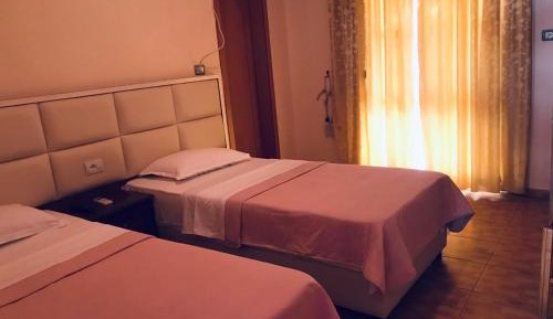 Double or Twin Room with Mountain View