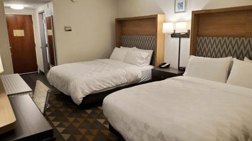 Standard Queen Room with Two Queen Beds