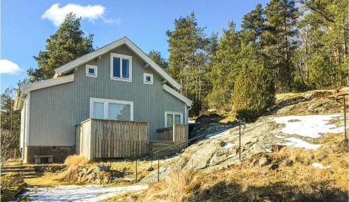 Three-Bedroom Holiday Home 