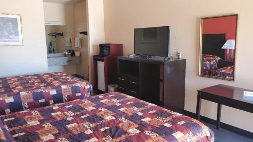 Standard Queen Room with Two Queen Beds