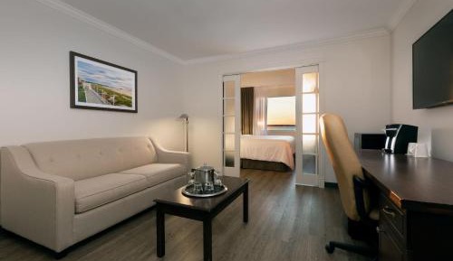 King Suite with City View