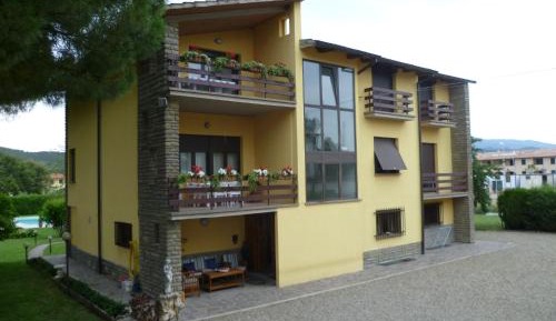 Three-Bedroom Apartment with Patio (6 Adults)