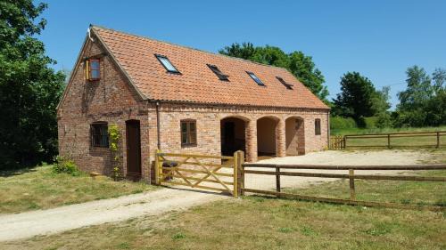  Hilltop Barn