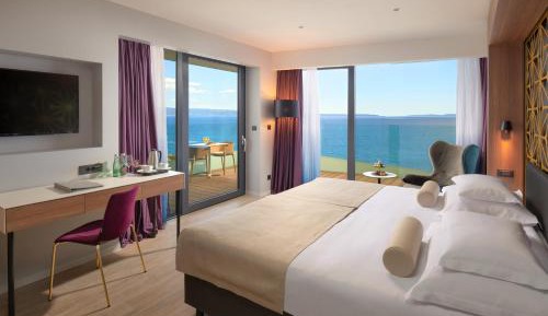 Deluxe Double or Twin Room with Sea View