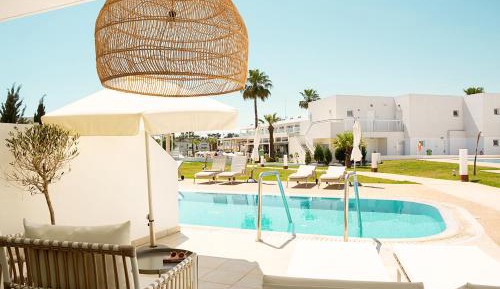 Superior Studio with direct pool access 