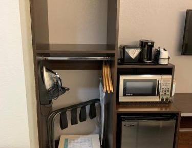 Queen Room - Disability Access/Non-Smoking