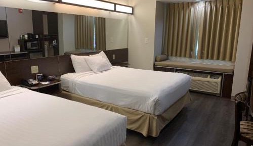 Queen Room with Two Queen Beds - Disability Access/Non-Smoking