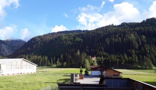 One-Bedroom Apartment with Balcony