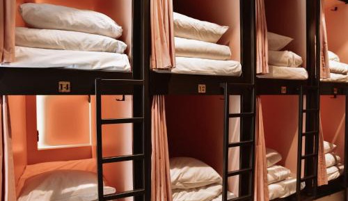 Capsule Bed