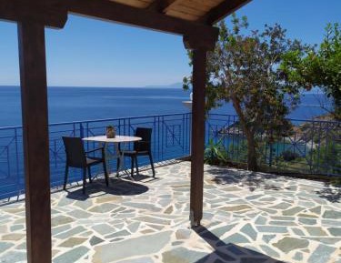 Deluxe Triple Room with Sea View