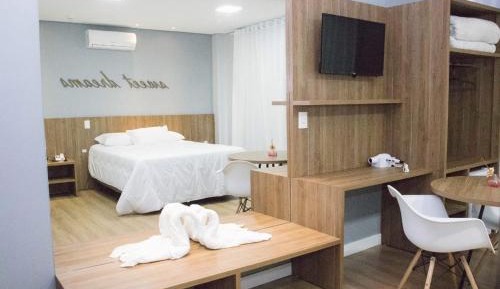 Deluxe Suite with Spa Bath