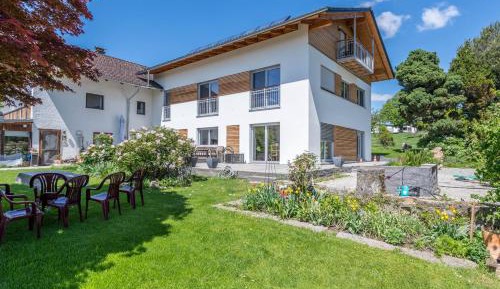 Superior One-Bedroom Apartment with Balcony