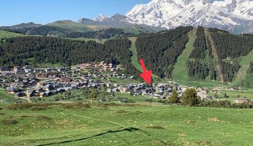 Apartment with Mountain View