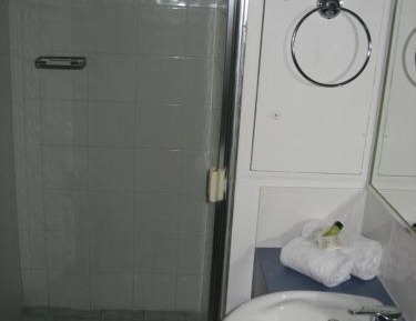 Studio Apartment - Access via Stairs