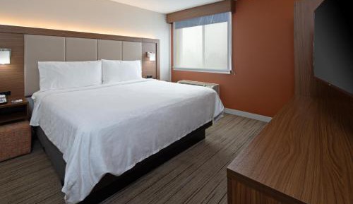 One-Bedroom King Suite