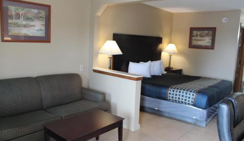 Deluxe King Suite