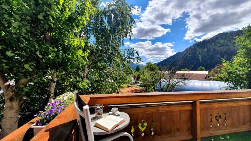 One-Bedroom Apartment with Balcony