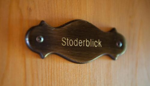 Apartment with Mountain View