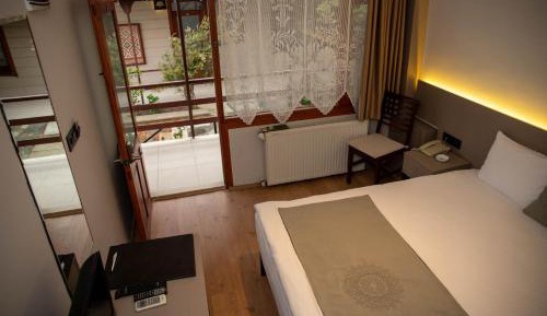 Standard Double or Twin Room with Garden View