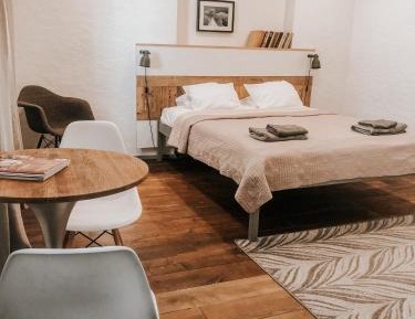 Large Double Room - Ground Floor