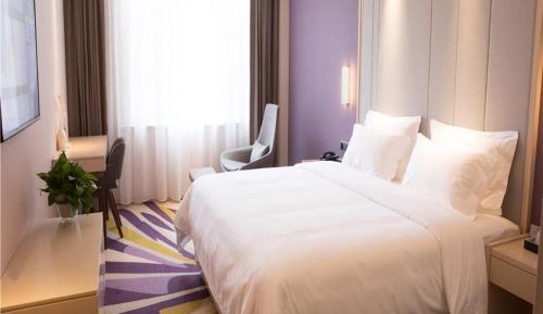 Deluxe King size bed Room