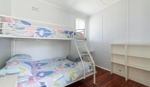 Bungalow with Garden View